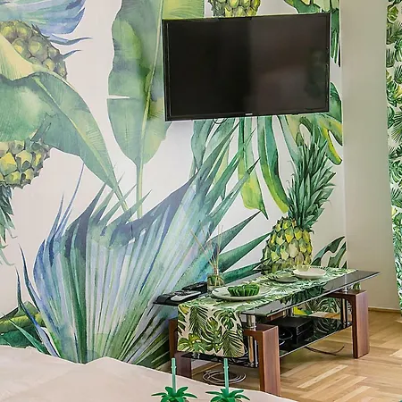 Apartment Tropical