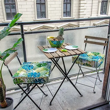 Tropical * Budapest